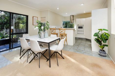 Photo of property in 2/32 Centorian Drive, Windsor Park, Auckland, 0632