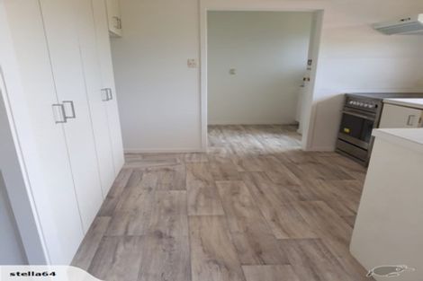 Photo of property in 2/32 Ballater Place, Highland Park, Auckland, 2010