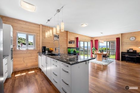 Photo of property in 5 Aran More Place, Belmont, Lower Hutt, 5010