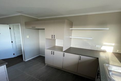 Photo of property in 5/60 West Coast Road, Glen Eden, Auckland, 0602