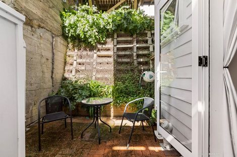 Photo of property in Pirie Street Townhouses, 20/35 Pirie Street, Mount Victoria, Wellington, 6011