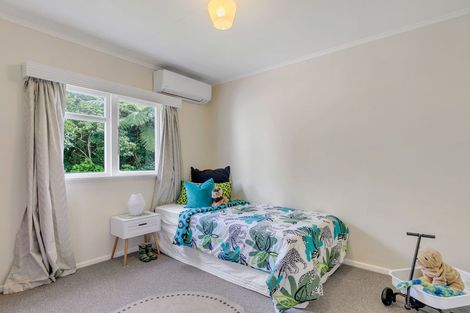 Photo of property in 9 Chester Road, Tawa, Wellington, 5028