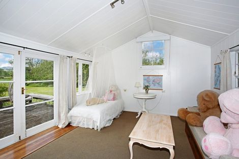 Photo of property in 7 Clevedon Kawakawa Road, Clevedon, Papakura, 2585