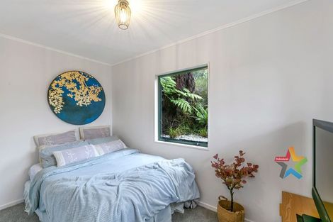 Photo of property in 5a Parsons Glen, Karori, Wellington, 6012