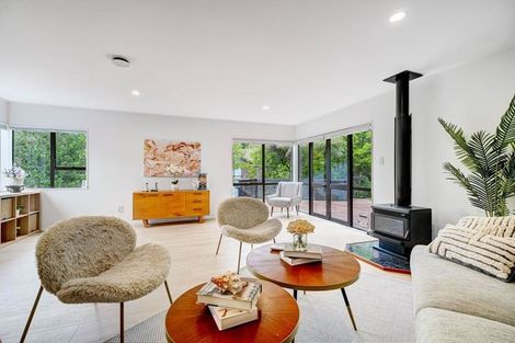 Photo of property in 8 Stitchbird Close, Murrays Bay, Auckland, 0630