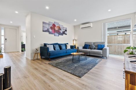 Photo of property in 9 Toropapa Close, Takanini, 2110