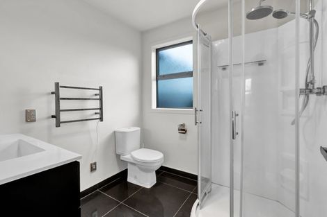 Photo of property in 13a Heta Road, Highlands Park, New Plymouth, 4312