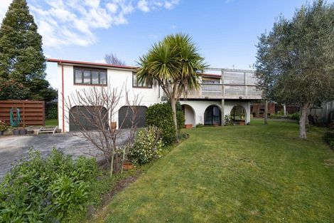 Photo of property in 20a John Guthrie Place, Merrilands, New Plymouth, 4312