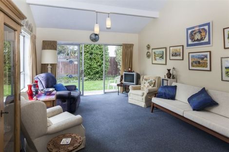 Photo of property in 2/139 Weston Road, St Albans, Christchurch, 8052