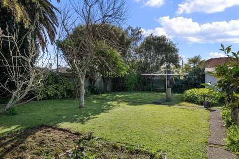 Photo of property in 361 Oxford Street, Levin, 5510