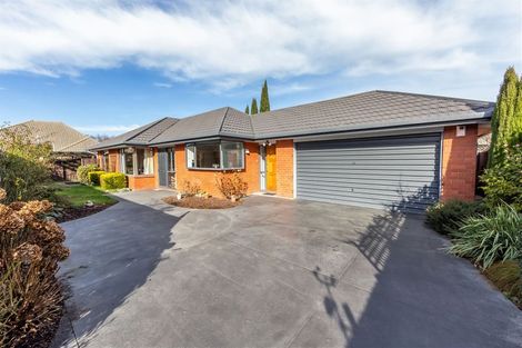 Photo of property in 2/5 Murfitt Place, Sockburn, Christchurch, 8042