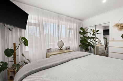 Photo of property in 19 Frickleton Street, Taradale, Napier, 4112