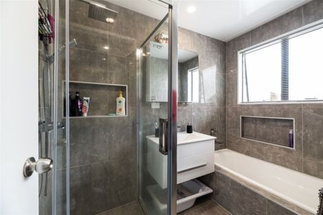 Photo of property in 33 Danube Lane, Glen Eden, Auckland, 0602