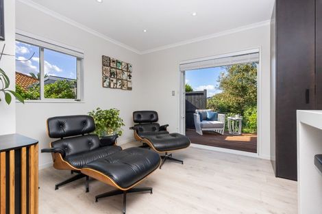 Photo of property in 17 Te Wharau Drive, Greenhithe, Auckland, 0632