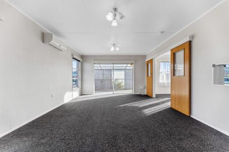 Photo of property in 2 Keith Elliott Street, Feilding, 4702