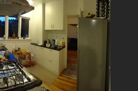 Photo of property in 2/20 Saint Peters Street, Northcote, Auckland, 0627