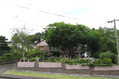 Photo of property in 57 Sylvan Avenue, Northcote, Auckland, 0627