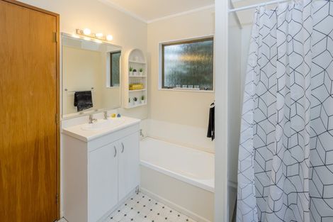 Photo of property in 6 Kainui Road, Raumati South, Paraparaumu, 5032