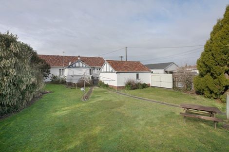 Photo of property in 177 Bridge Street, Bulls, 4818