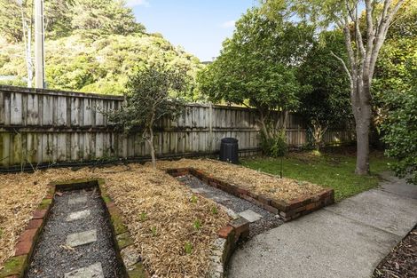 Photo of property in 2 Ngaio Street, Eastbourne, Lower Hutt, 5013
