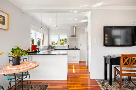 Photo of property in 1/24 Inverness Road, Browns Bay, Auckland, 0630