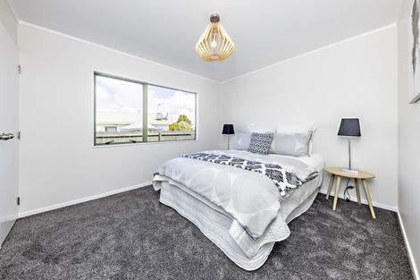 Photo of property in 32 Barneys Farm Road, Clendon Park, Auckland, 2103