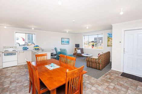 Photo of property in 13 Nelson Street, Foxton Beach, Foxton, 4815
