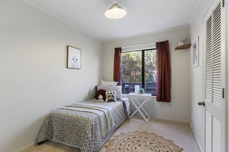 Photo of property in 69 Woodhouse Avenue, Karori, Wellington, 6012