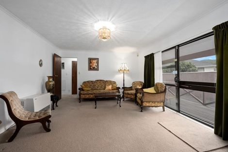 Photo of property in 15a Montgomery Crescent, Clouston Park, Upper Hutt, 5018