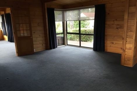 Photo of property in 32 Comeskey Grove, Elderslea, Upper Hutt, 5018