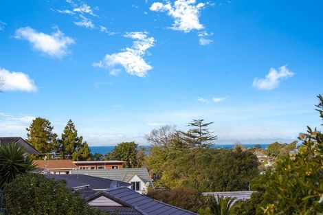 Photo of property in 2 Dunraven Place, Torbay, Auckland, 0630