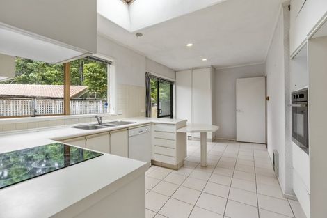 Photo of property in 41 Mappin Place, Chatswood, Auckland, 0626