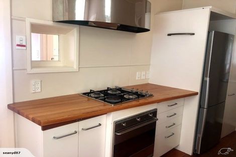 Photo of property in 108 Oriental Parade, Oriental Bay, Wellington, 6011