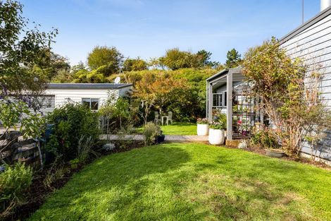 Photo of property in 10 Allan Road, Burgess Park, New Plymouth, 4371