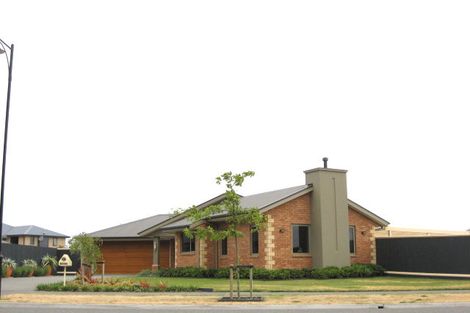 Photo of property in 88 Rothesay Road, Parklands, Christchurch, 8083