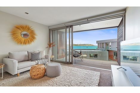 Photo of property in Patent 326 Apartments, 206s/326 Evans Bay Parade, Hataitai, Wellington, 6021