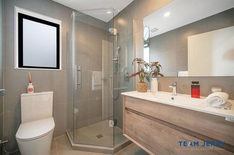 Photo of property in 49 Whare Kauri Road, Papakura, 2110