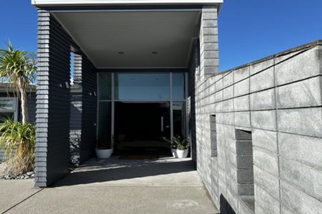 Photo of property in 15 Shalimar Place, Huntington, Hamilton, 3210