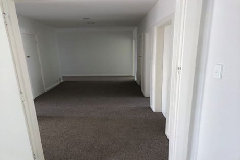 Photo of property in 27 Middlepark Road, Sockburn, Christchurch, 8042