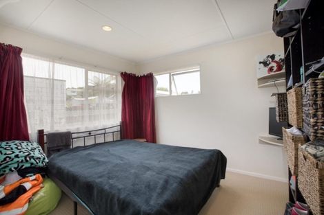 Photo of property in 4 Almora View, Ascot Park, Porirua, 5024