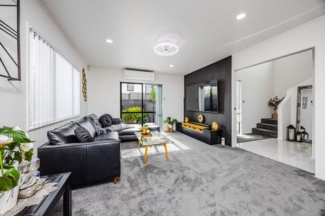 Photo of property in 2/102 Forrest Hill Road, Forrest Hill, Auckland, 0620