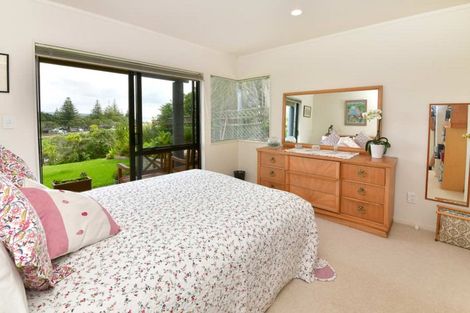 Photo of property in 2/42 Amorino Drive, Red Beach, 0932