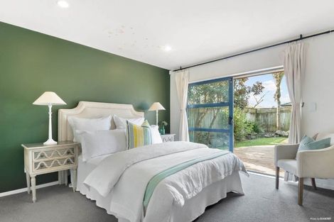 Photo of property in 7 Harbour Lights Close, West Harbour, Auckland, 0618