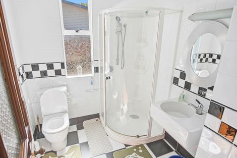 Photo of property in 133 Somerfield Street, Somerfield, Christchurch, 8024