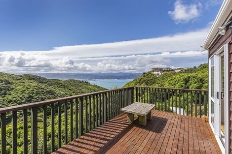 Photo of property in 16b Fernhaven Grove, Newlands, Wellington, 6037