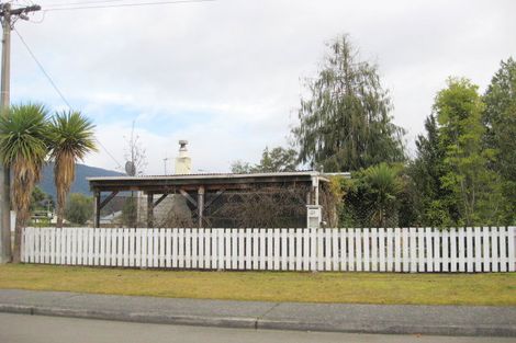 Photo of property in 23 Mckerrow Street, Te Anau, 9600
