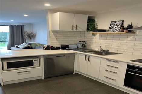 Photo of property in 18 Bellbird Street, Papakura, 2110