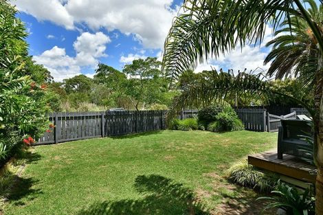 Photo of property in 53 Springs Road, Parakai, 0830