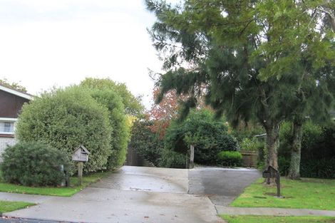 Photo of property in 16 Booralee Avenue, Botany Downs, Auckland, 2010