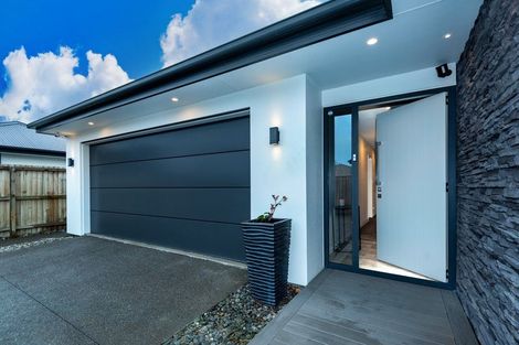 Photo of property in 14 Blue Gum Place, New Brighton, Christchurch, 8083
